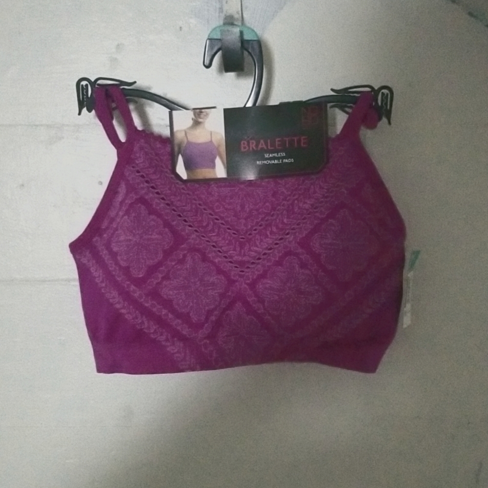 NWT NOOUNDARIES BRALETTE